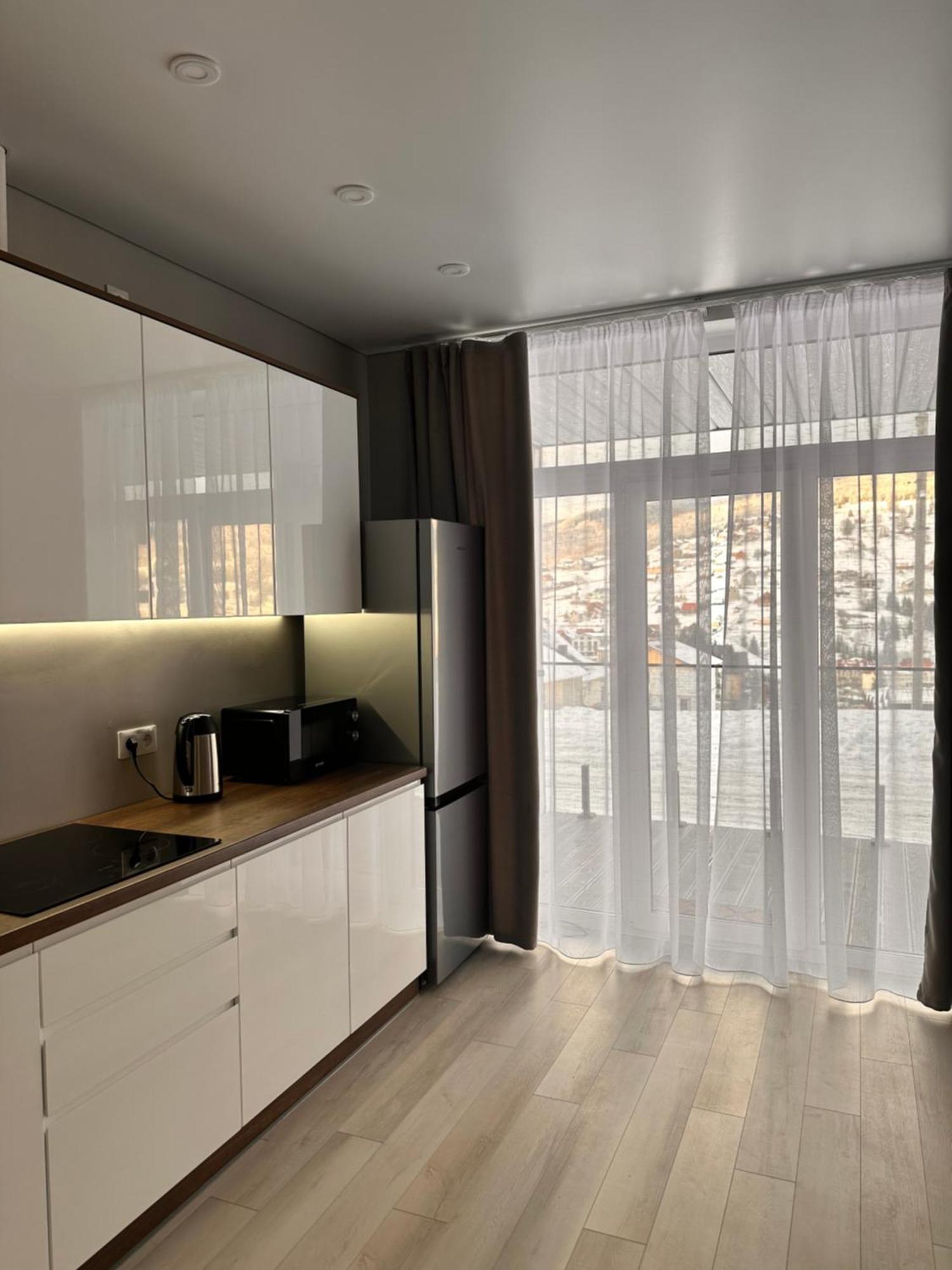 Park House Appartement Palyanytsya Buitenkant foto